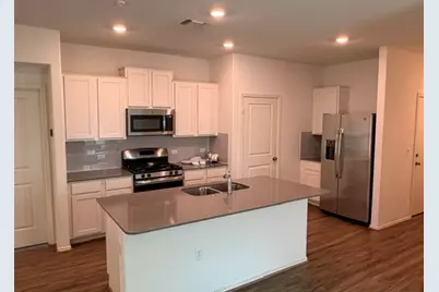6917 Colorado Bluffs Road, Austin, TX 78744 - Photo 2