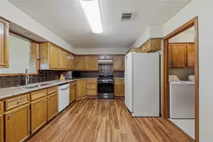 21404 Martin Ln, Pflugerville, TX 78660 - Photo 8