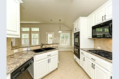 10009 Buffalo Lake Lane, Austin, TX 78747 - Photo 14