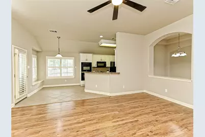 10009 Buffalo Lake Lane, Austin, TX 78747 - Photo 6