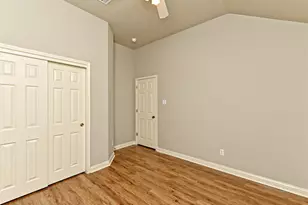 10009 Buffalo Lake Ln, Austin, TX 78747 - Photo 16