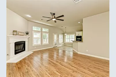 10009 Buffalo Lake Lane, Austin, TX 78747 - Photo 6