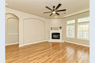 10009 Buffalo Lake Lane, Austin, TX 78747 - Photo 4
