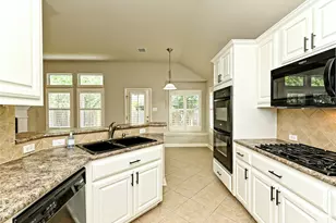 10009 Buffalo Lake Ln, Austin, TX 78747 - Photo 14