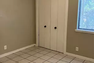 20700-B Bonanza St, Lago Vista, TX 78645 - Photo 10