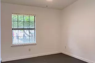 21107 Highland Lake Dr, Lago Vista, TX 78645 - Photo 4