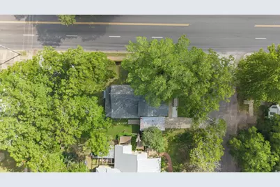 207 Hudgins Street, Smithville, TX 78957 - Photo 32