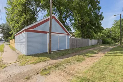 207 Hudgins Street, Smithville, TX 78957 - Photo 26