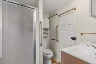207 Hudgins St, Smithville, TX 78957 - Photo 18