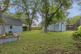 207 Hudgins St, Smithville, TX 78957 - Photo 24
