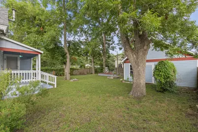 207 Hudgins Street, Smithville, TX 78957 - Photo 22