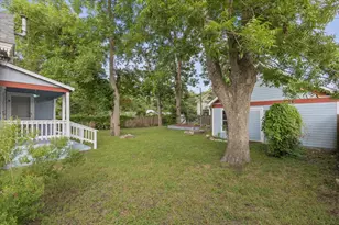 207 Hudgins St, Smithville, TX 78957 - Photo 22