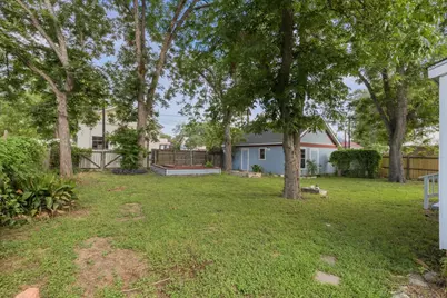 207 Hudgins Street, Smithville, TX 78957 - Photo 26