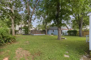 207 Hudgins St, Smithville, TX 78957 - Photo 26