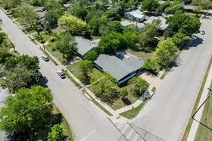 7706 Delafield Ln, Austin, TX 78752 - Photo 4