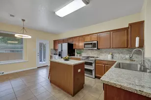 102 Wisteria Way, San Marcos, TX 78666 - Photo 6