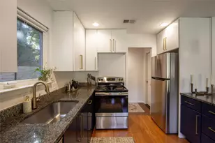 5402 Fernview Rd, Austin, TX 78745 - Photo 10