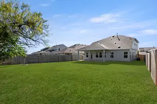 153 Wagon Spoke Wy, Liberty Hill, TX 78642 - Photo 32