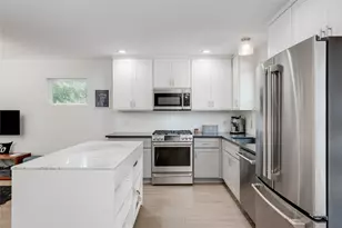 2003 Rountree Dr, Austin, TX 78722 - Photo 6