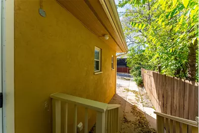 1209 E 3rd Street, Austin, TX 78702 - Photo 20