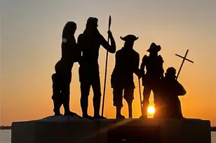 322 Whispering Woods Dr, Rockport, TX 78382 - Photo 1