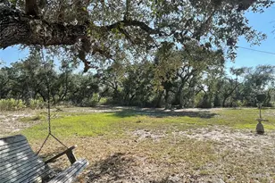 322 Whispering Woods Dr, Rockport, TX 78382 - Photo 4