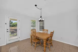 7818 Squirrel Hollow Dr, Georgetown, TX 78628 - Photo 8