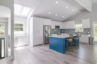 7206 Comanche Trail, Austin, TX 78732 - Photo 14