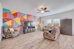 808 Circle Wy, Jarrell, TX 76537 - Photo 6