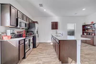 808 Circle Way #26H, Jarrell, TX 76537 - Photo 8