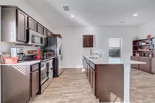 808 Circle Wy, Jarrell, TX 76537 - Photo 8