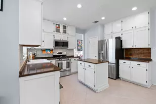 1015 Oaklands Dr, Round Rock, TX 78681 - Photo 16
