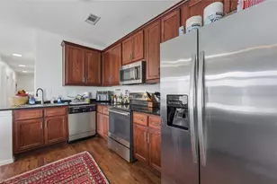 910 W 25th St, Austin, TX 78705 - Photo 6