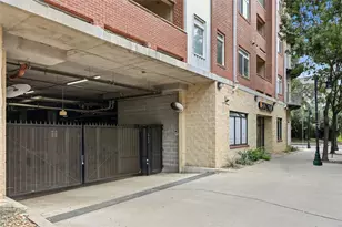 910 W 25th St, Austin, TX 78705 - Photo 16