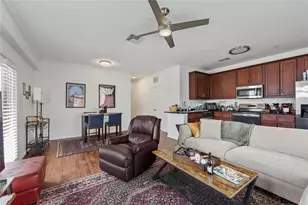 910 W 25th St, Austin, TX 78705 - Photo 4