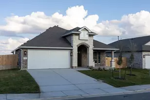 3729 Pin Oak Hls, Seguin, TX 78155 - Photo 2