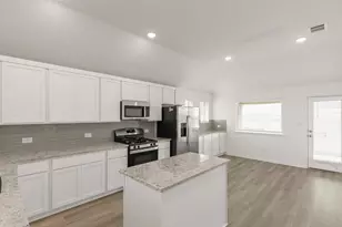 3729 Pin Oak Hls, Seguin, TX 78155 - Photo 6