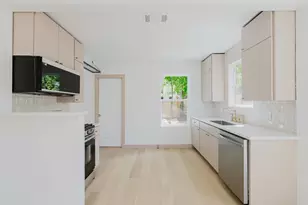 1905 E 21st St, Austin, TX 78722 - Photo 8