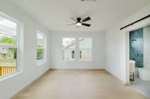 1905 E 21st St, Austin, TX 78722 - Photo 12