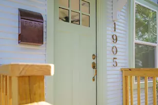 1905 E 21st St, Austin, TX 78722 - Photo 2