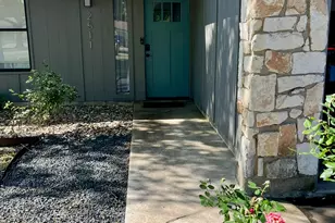2511 E Stassney Ln, Austin, TX 78744 - Photo 2