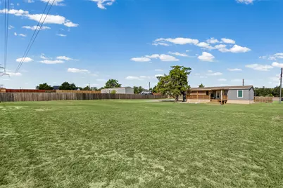 109 Zacate Street, Elgin, TX 78621 - Photo 6
