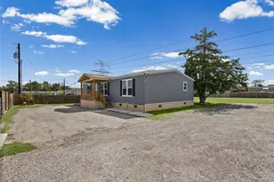109 Zacate St, Elgin, TX 78621 - Photo 4