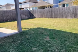 100 Los Olives Ln, Liberty Hill, TX 78642 - Photo 4