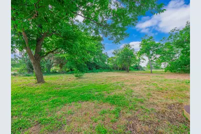 3104 S Main Street, Taylor, TX 76574 - Photo 16