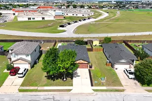 105 Lidell St, Hutto, TX 78634 - Photo 32