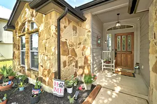 105 Lidell St, Hutto, TX 78634 - Photo 2