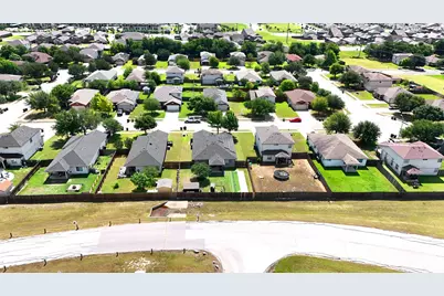105 Lidell Street, Hutto, TX 78634 - Photo 38