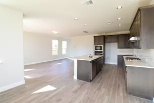 105 Bent Trl Ln, Georgetown, TX 78628 - Photo 6