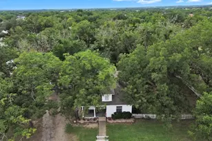 262 W Richmond St, Giddings, TX 78942 - Photo 30